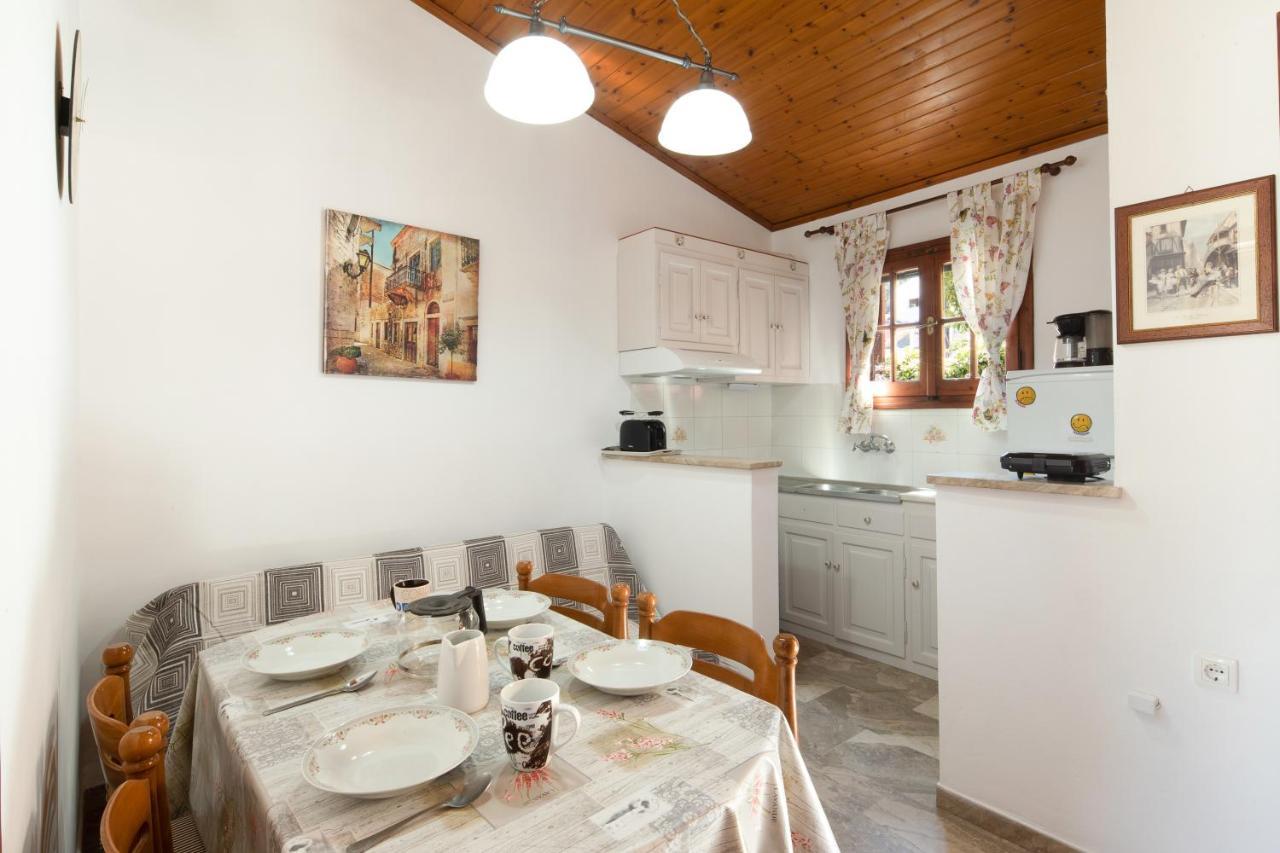 Amalia Cottages Άγιος Γόρδιος Εξωτερικό φωτογραφία