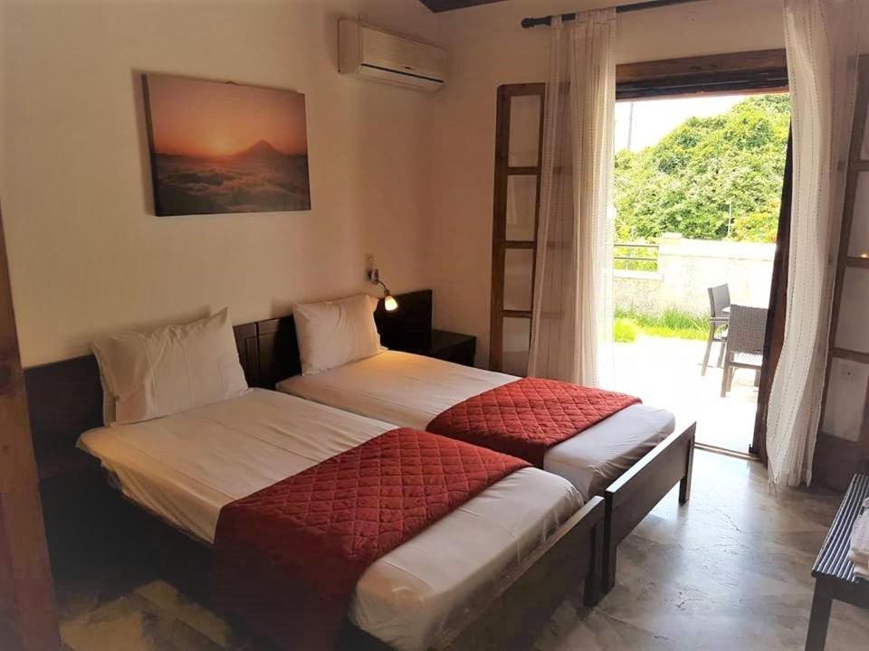 Amalia Cottages Άγιος Γόρδιος Εξωτερικό φωτογραφία